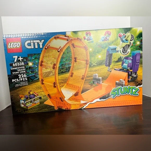 Lego City Orange and Purple Stunt Loop Playset - Picture 2 of 8